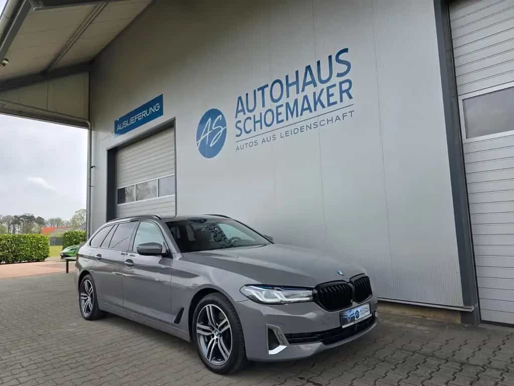 BMW 520 d xDrive Luxury Line*FACELIFT*Nappa,Laser,ACC 01/2022-photo-5