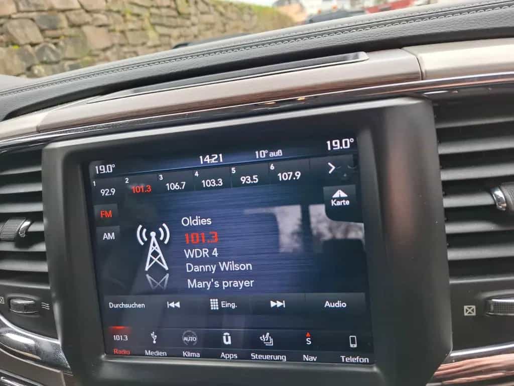 Dodge RAM 1500 Laramie 5.7 Ltr Hemi Kamera Navi LPG 10/2018-photo-15