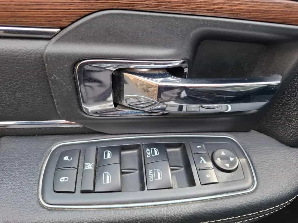 Dodge RAM 1500 Laramie 5.7 Ltr Hemi Kamera Navi LPG 10/2018-photo-36