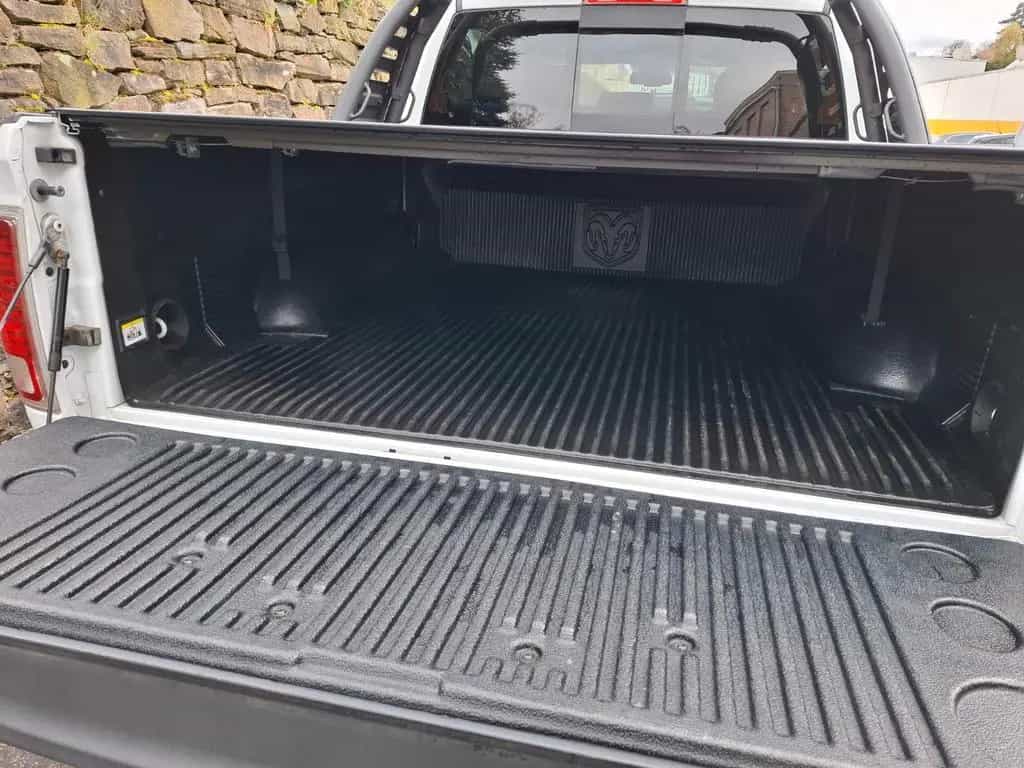 Dodge RAM 1500 Laramie 5.7 Ltr Hemi Kamera Navi LPG 10/2018-photo-9