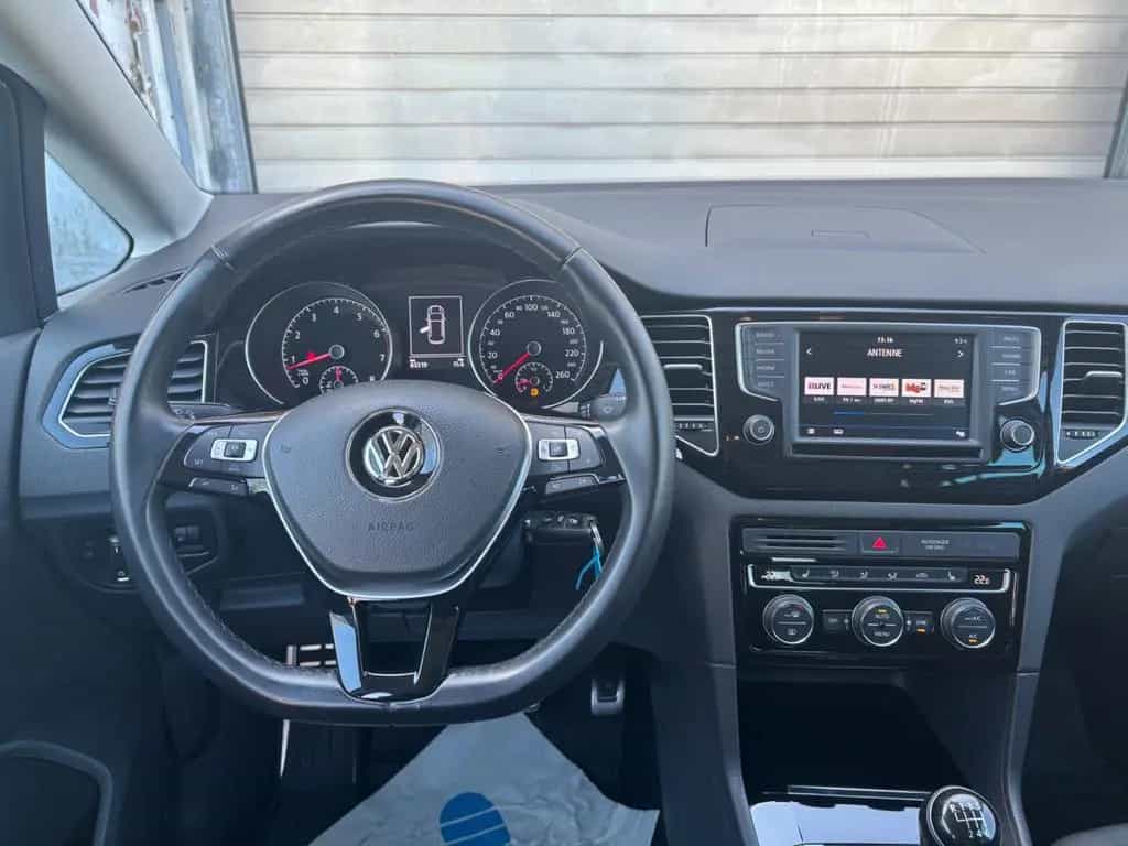 Volkswagen Golf VII Sportsvan Sound SHZ Carplay ACC 08/2017-photo-16