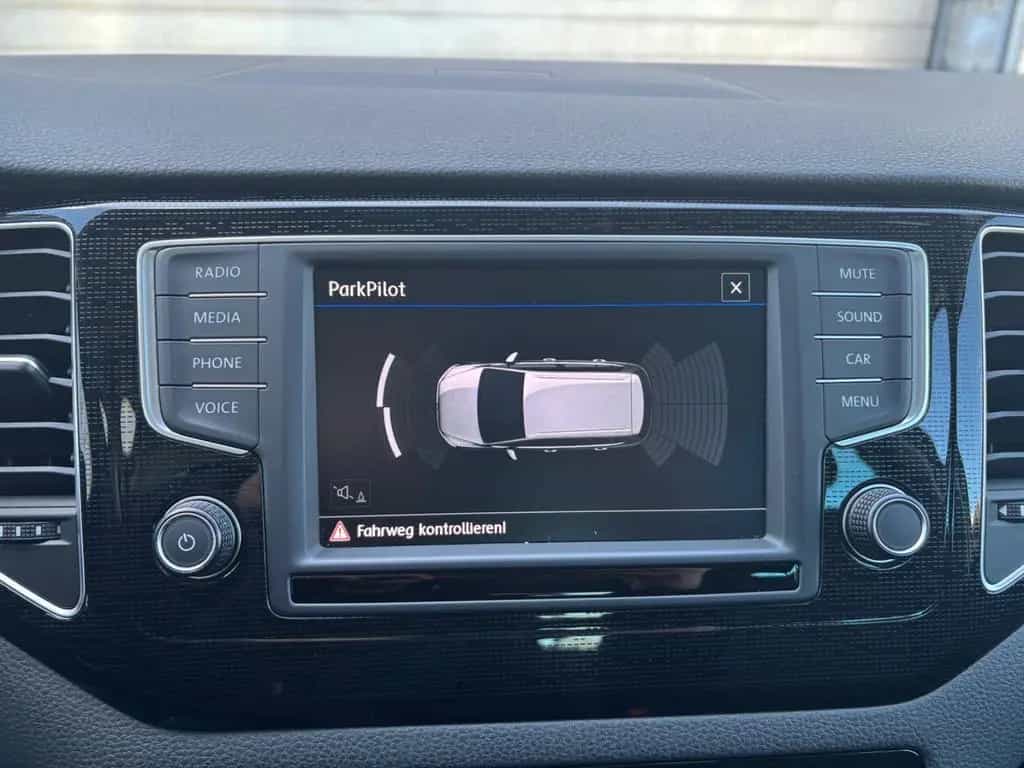 Volkswagen Golf VII Sportsvan Sound SHZ Carplay ACC 08/2017-photo-21