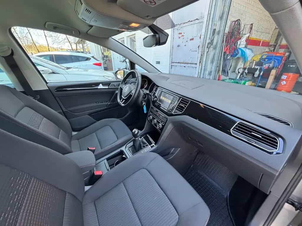Volkswagen Golf VII Sportsvan Sound SHZ Carplay ACC 08/2017-photo-6