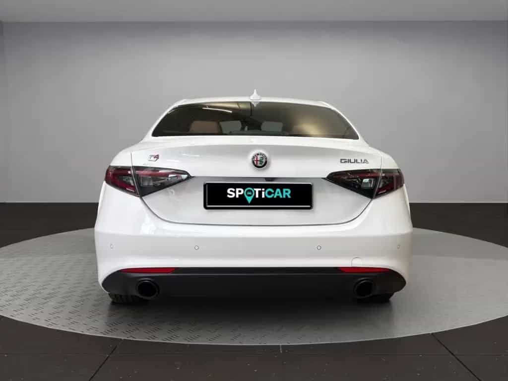 Alfa Romeo Giulia Ti Q4 Kamera/CarPlay/Totwinkel/Spurhalte 09/2023-photo-3