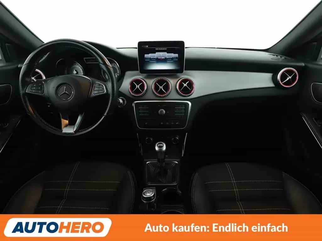 Mercedes-Benz CLA 200 Shooting Brake CLA-Klasse CLA 200 Shooting Brake Urban 09/2015-photo-11