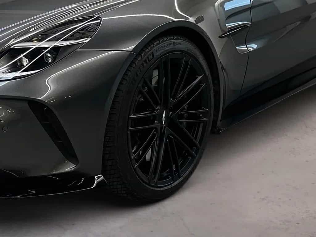 Aston Martin V8 Vantage VANTAGE Coupé 08/2025-photo-5