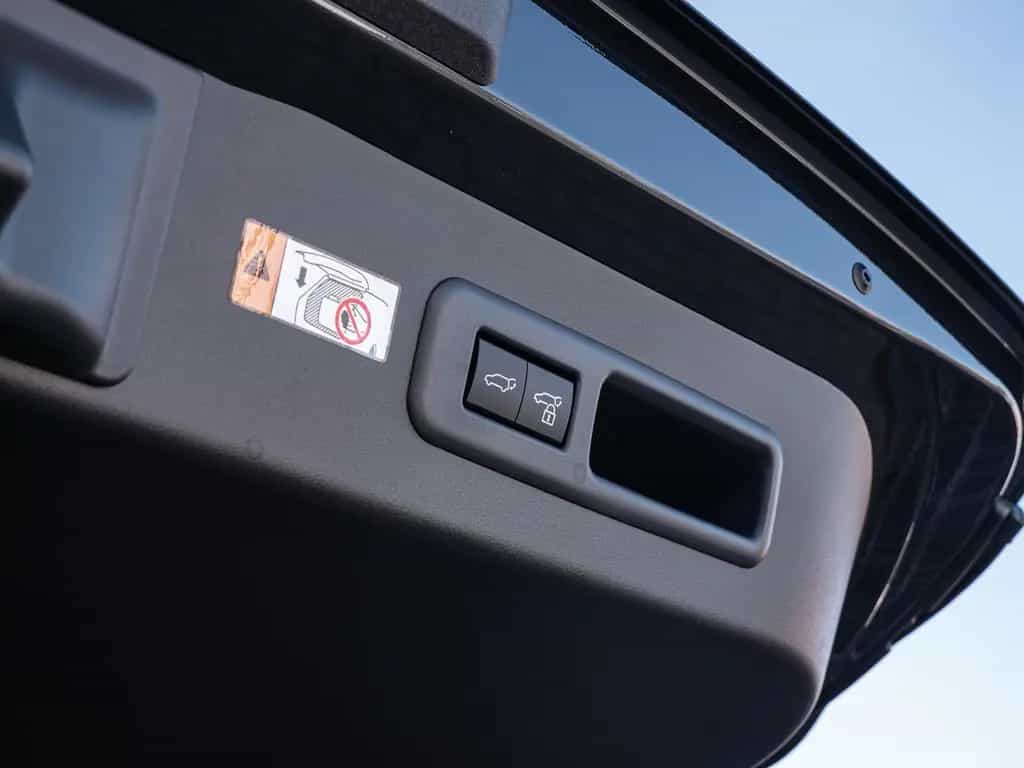 Lexus LBX Elegant Black Edition SHZ EL. HECKKL. LED null-photo-18