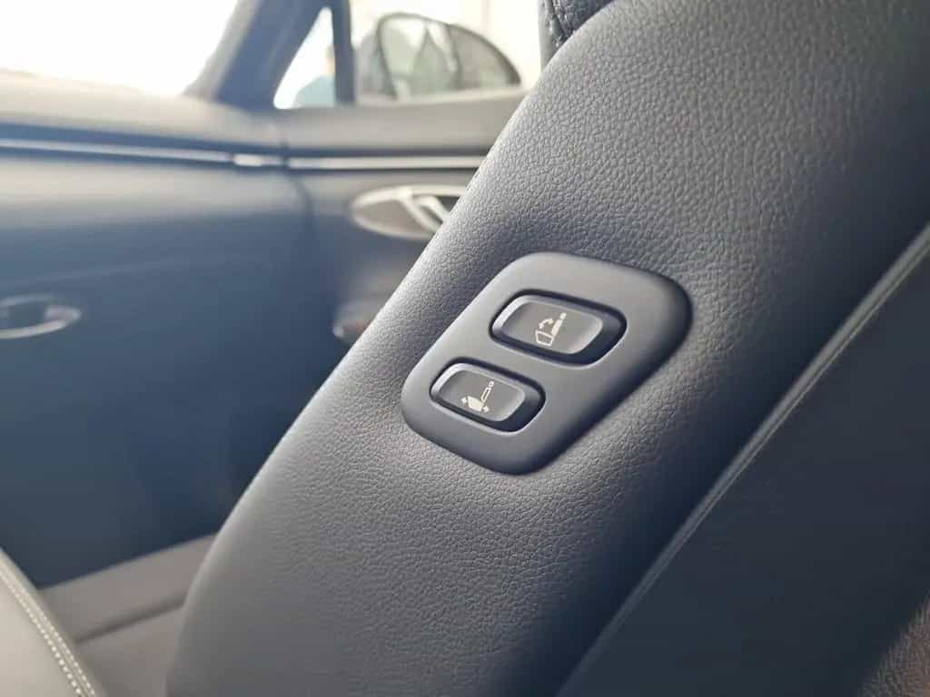 Genesis GV70 Sport 2.2D AWD *21ZOLL*COMFORT SEAT PACK*LE 05/2024-photo-25