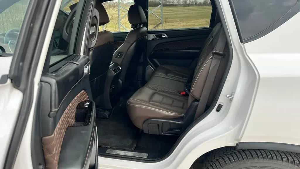 Ssangyong Rexton 2.2 e XDi 4WD Automatik, Top Ausstattung 02/2022-photo-4