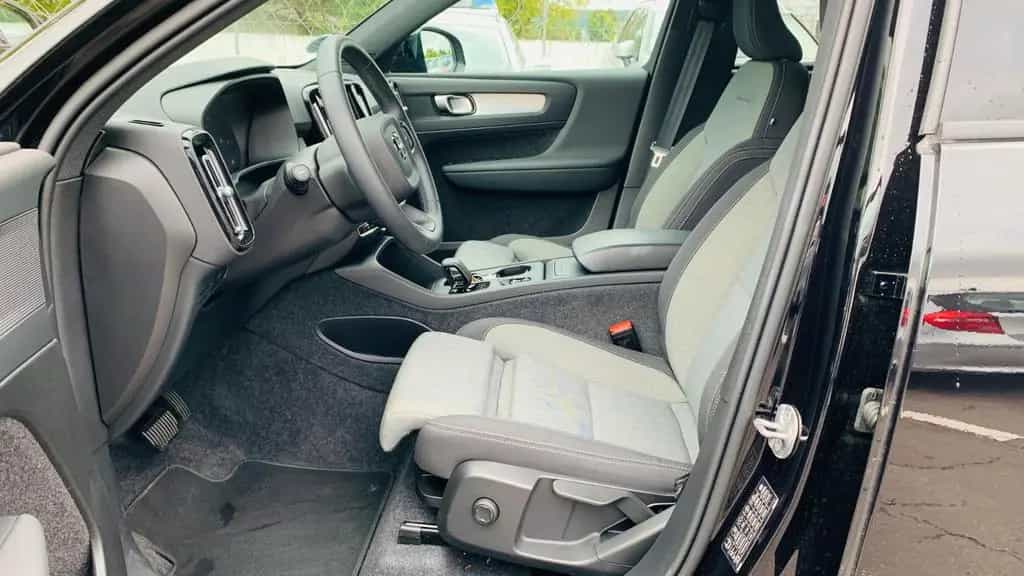 Volvo XC40 B3 B Aut. Navi 360° PILOT BLIS ACC PIXEL 11/2024-photo-12