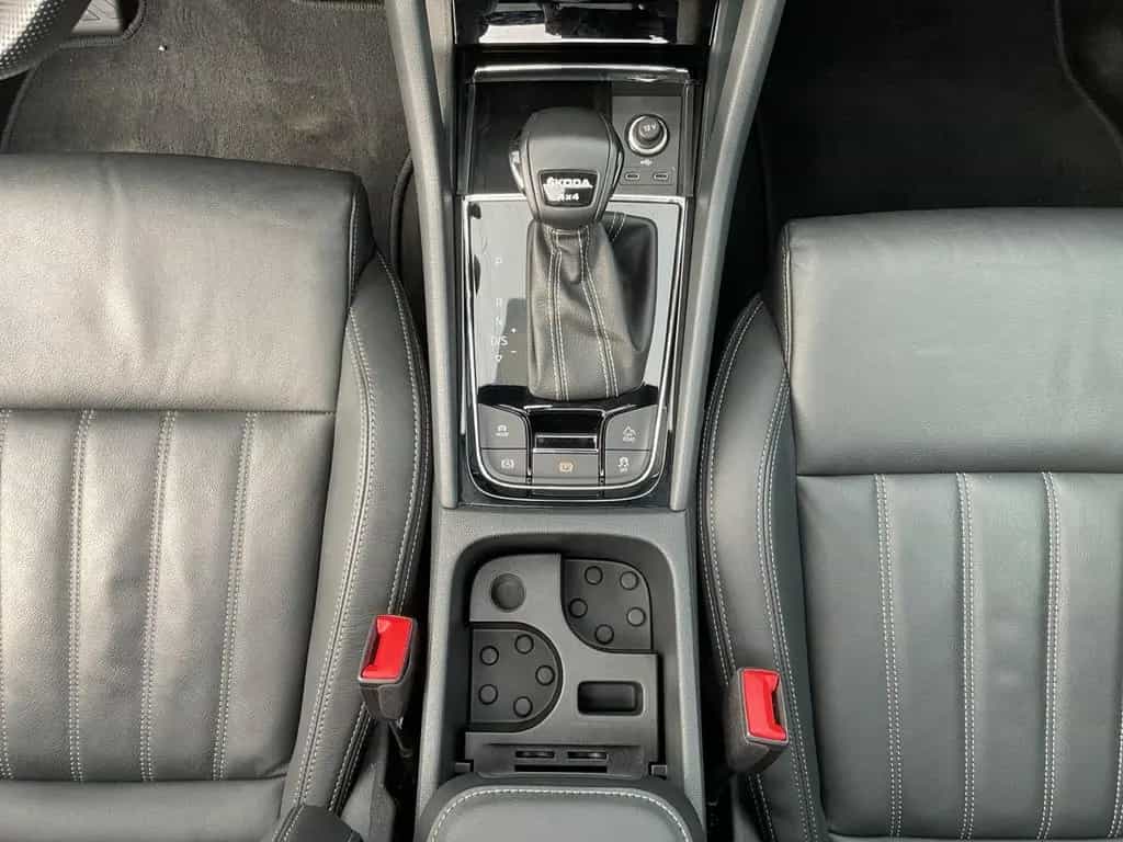 Skoda Karoq 2.0TSI 4x4 Sportline 360+AHK+Leder+Pano+SH 12/2022-photo-15