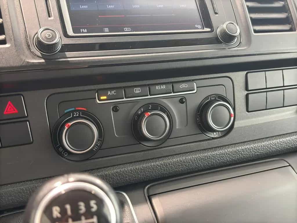 Volkswagen Transporter Multivan 2.HD 7-SITZER LED PARK NAVI TEMP GJR 03/2017-photo-16