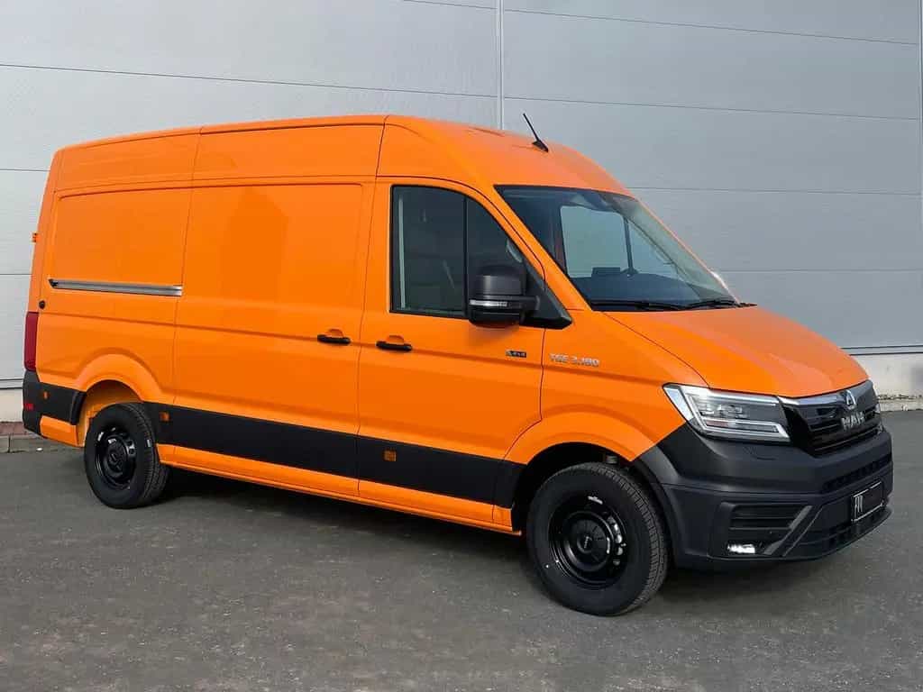 MAN TGE 3.180 L3H3 Kasten 4x4 STANDHZ ACC LENKRADHZ 03/2026-photo-1