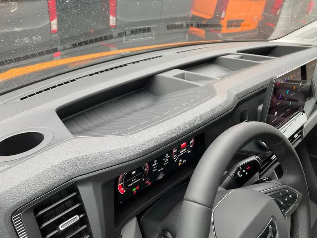 MAN TGE 3.180 L3H3 Kasten 4x4 STANDHZ ACC LENKRADHZ 03/2026-photo-14