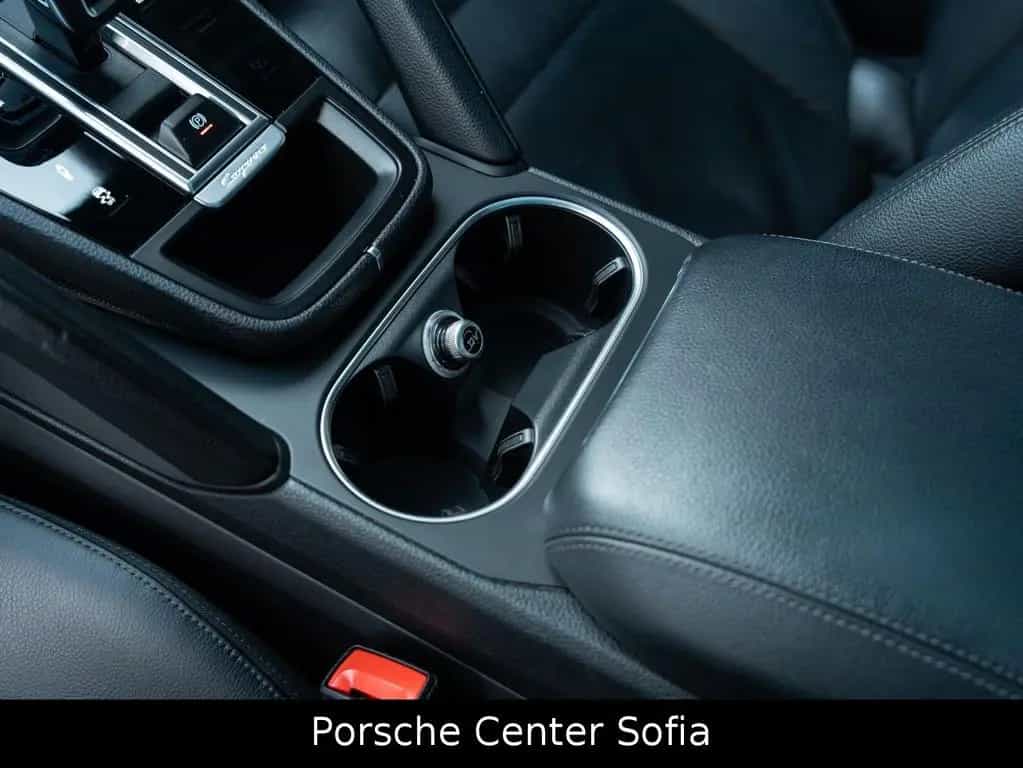 Porsche Cayenne 06/2020-photo-16