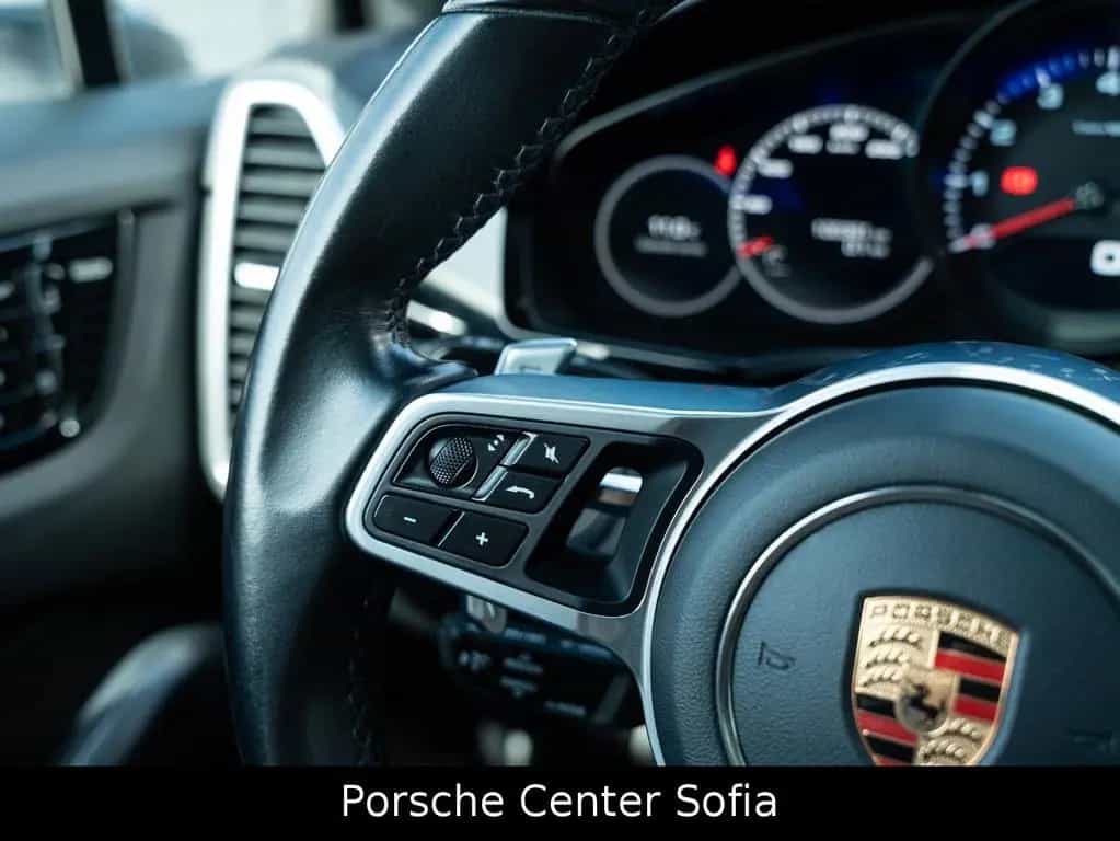 Porsche Cayenne 06/2020-photo-17
