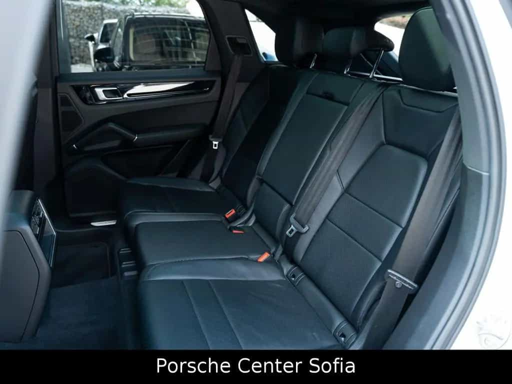 Porsche Cayenne 06/2020-photo-24