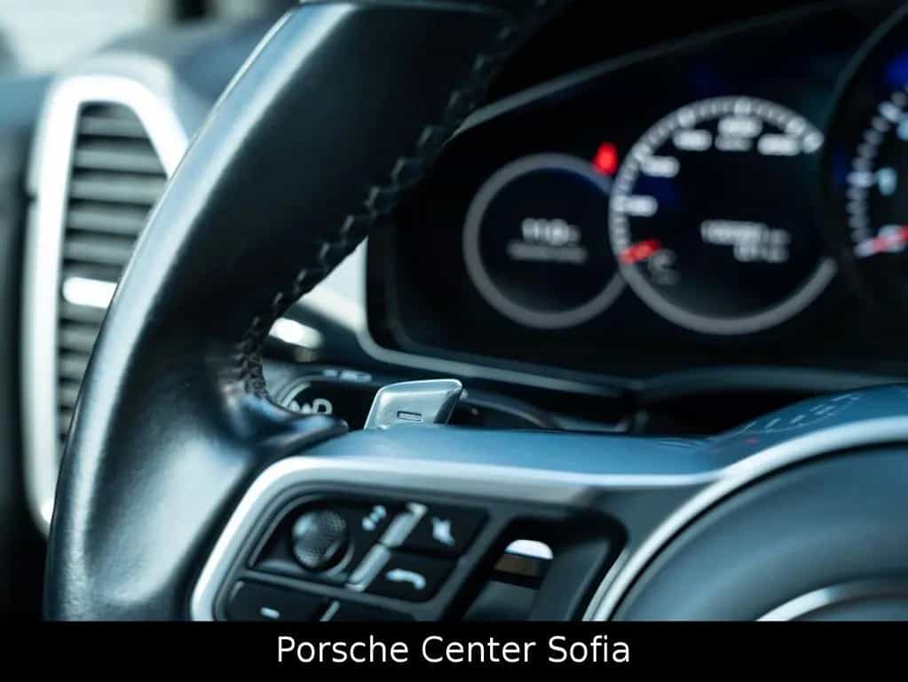 Porsche Cayenne 06/2020-photo-27