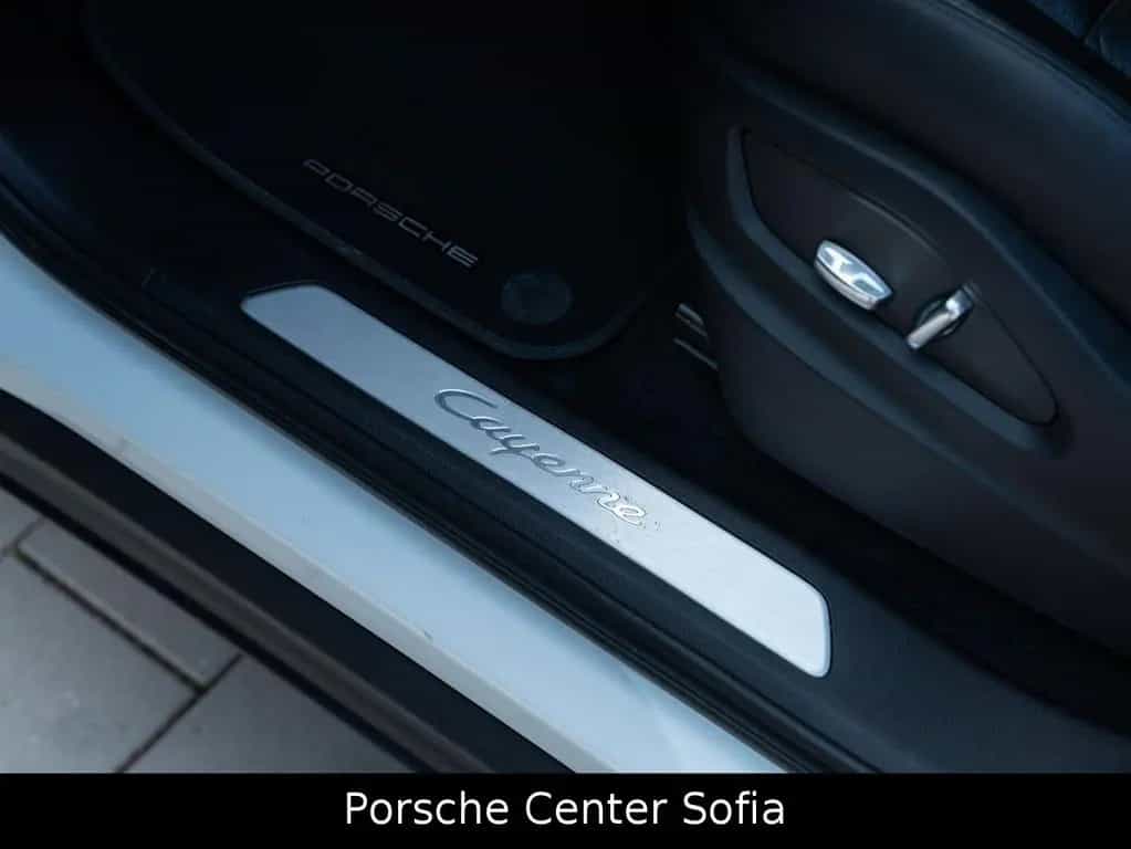 Porsche Cayenne 06/2020-photo-29