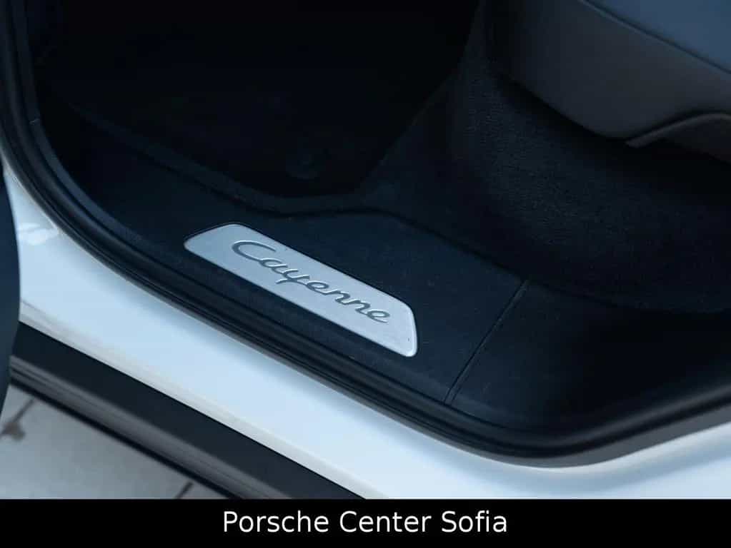 Porsche Cayenne 06/2020-photo-30