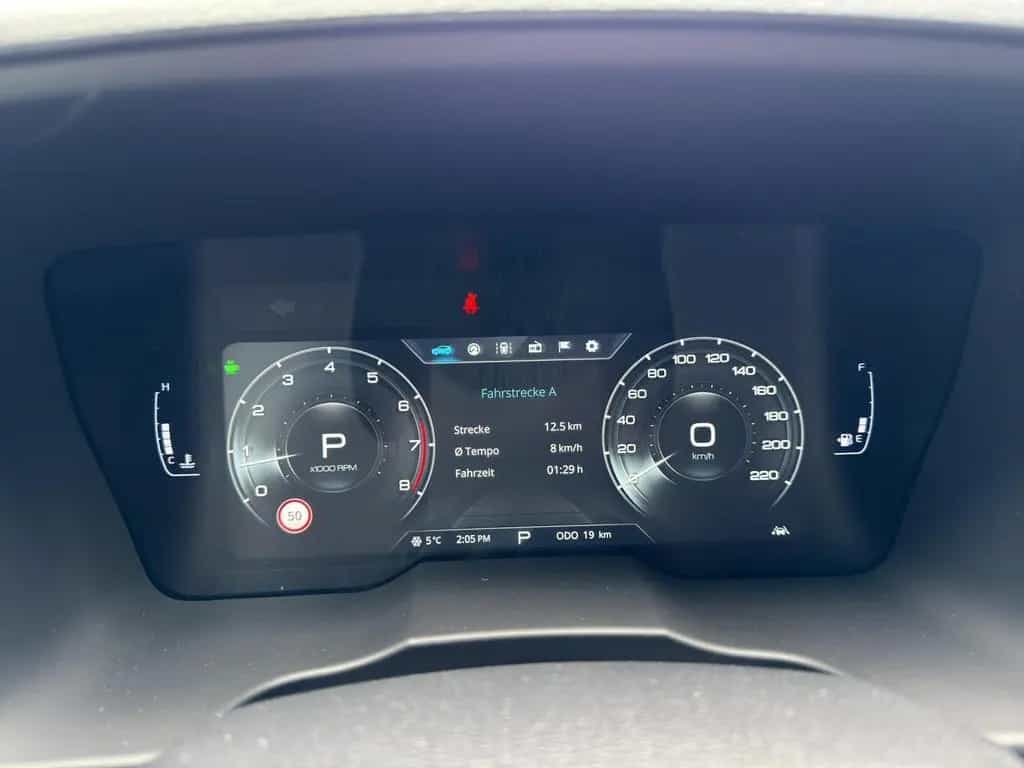 KGM Tivoli Nomad+ 1.5 2WD *LED/SHZ/RFK/App/PDC* null-photo-14