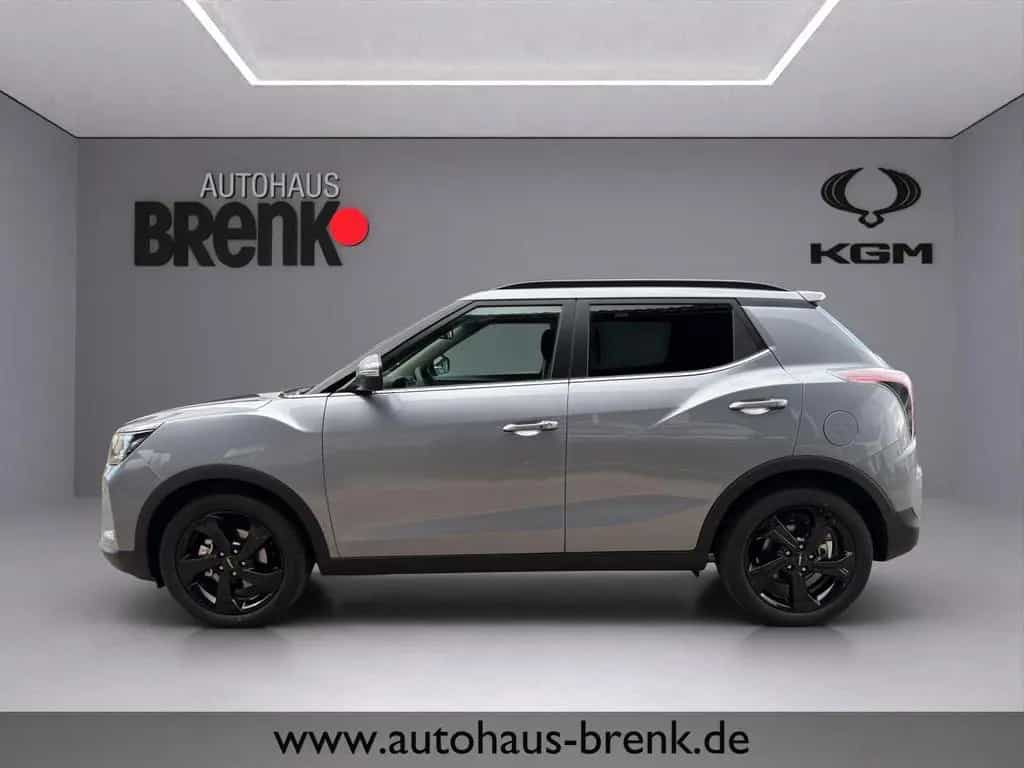 KGM Tivoli Nomad+ 1.5 2WD *LED/SHZ/RFK/App/PDC* null-photo-2