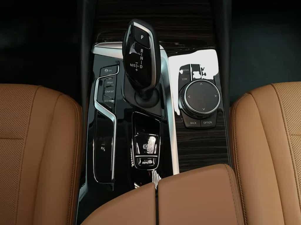 BMW 5 Series 520d Touring LiveCockpitProf Kamera Driv.Assist 03/2023-photo-13