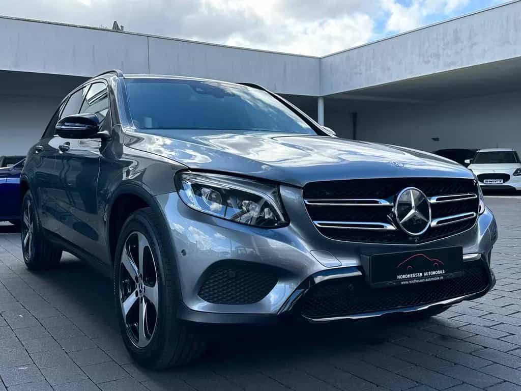 Mercedes-Benz GLC 300 4Matic AMG Line | Airmatic | Burmester 08/2018-photo-1