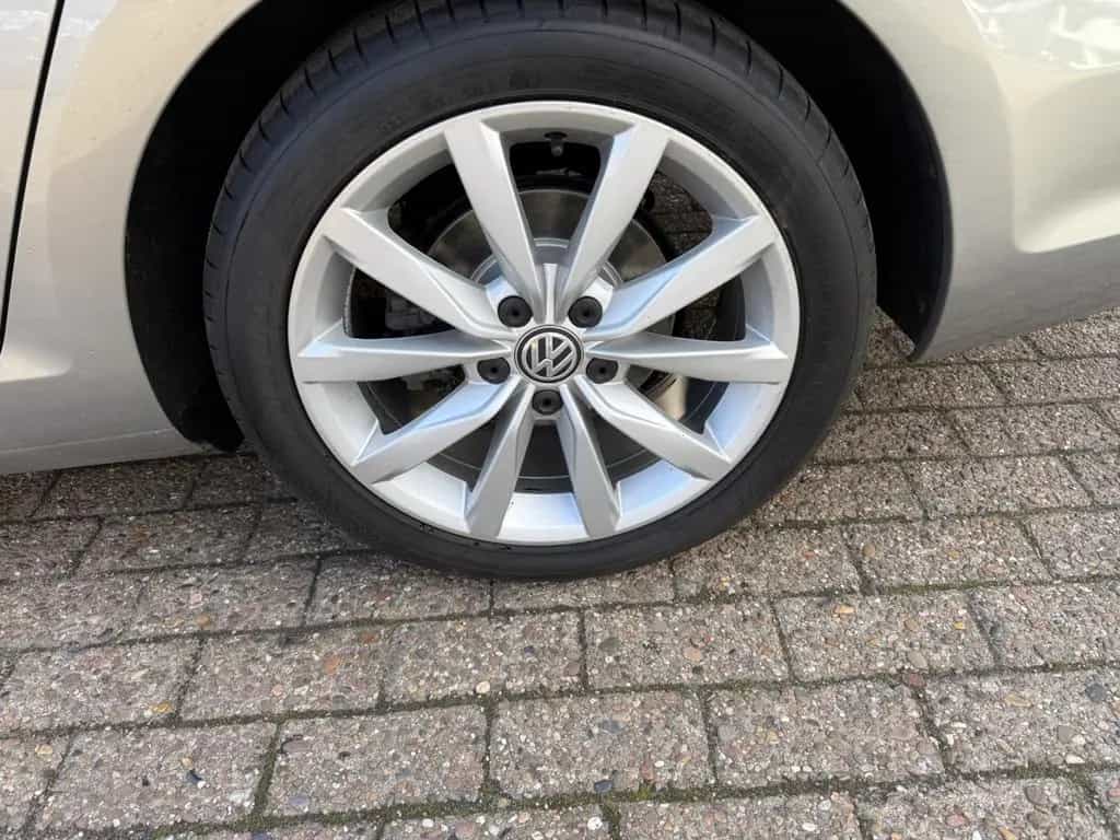 Volkswagen Golf VII Variant 1.5 TSI ACC SHZ LED 04/2019-photo-29