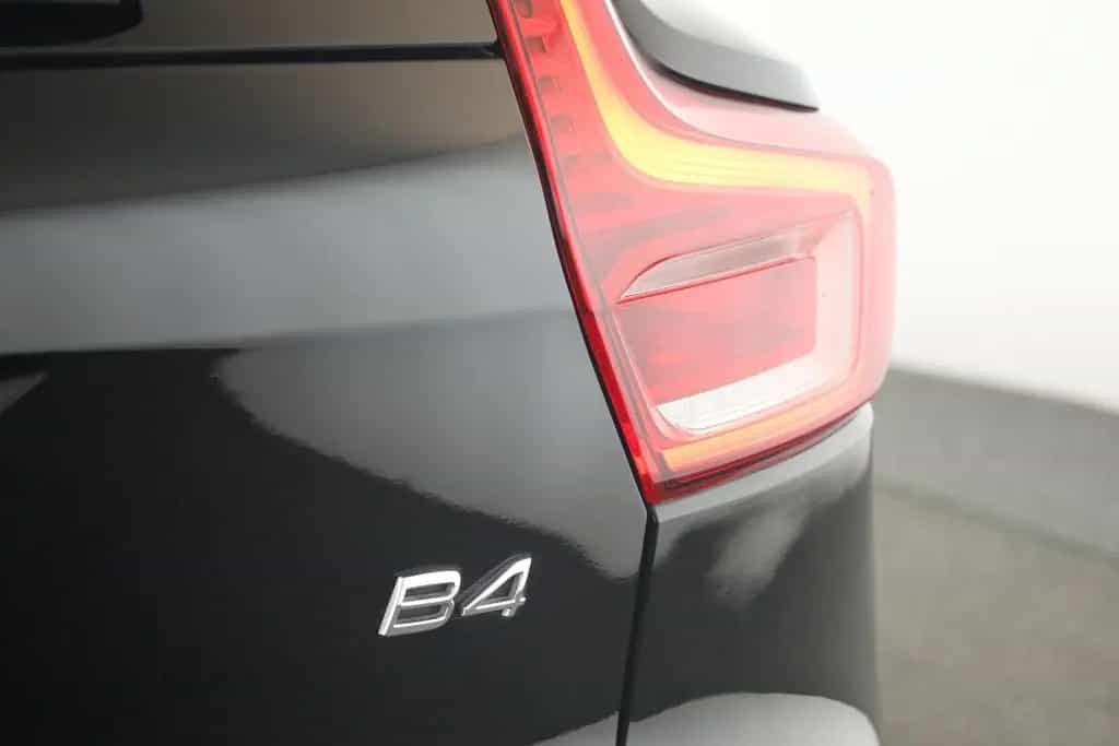 Volvo XC40 B4 Plus Dark LED Digi Navi HaKa ACC Kam 20" 06/2023-photo-12