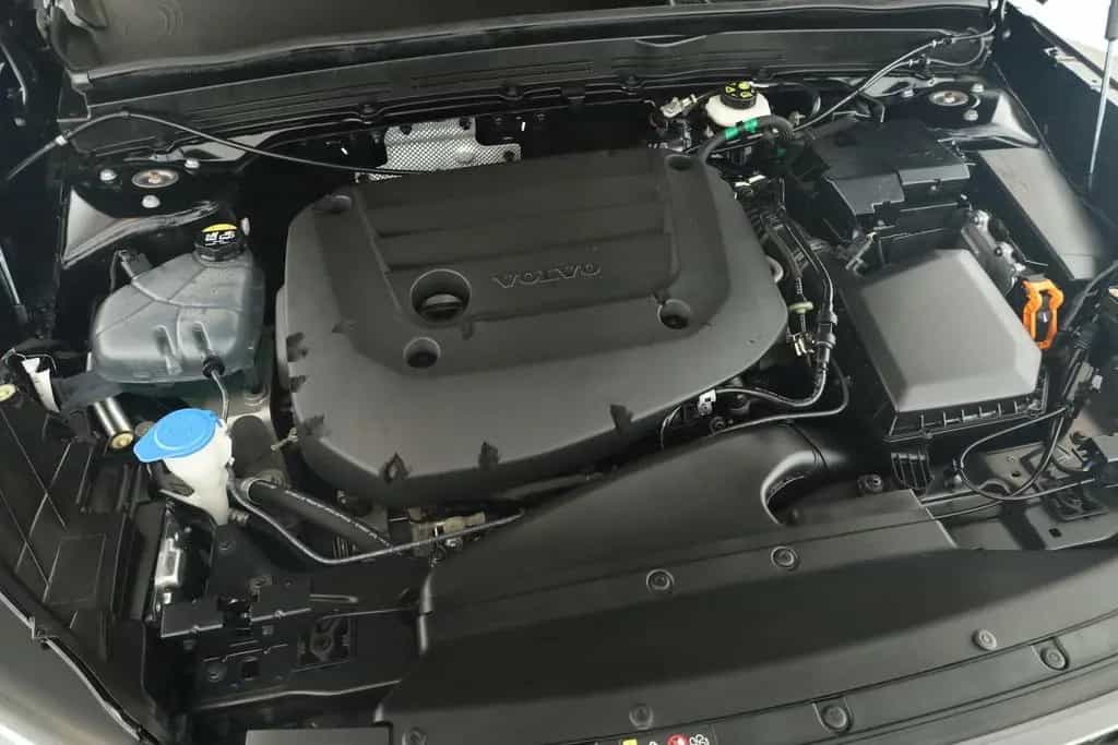 Volvo XC40 B4 Plus Dark LED Digi Navi HaKa ACC Kam 20" 06/2023-photo-16