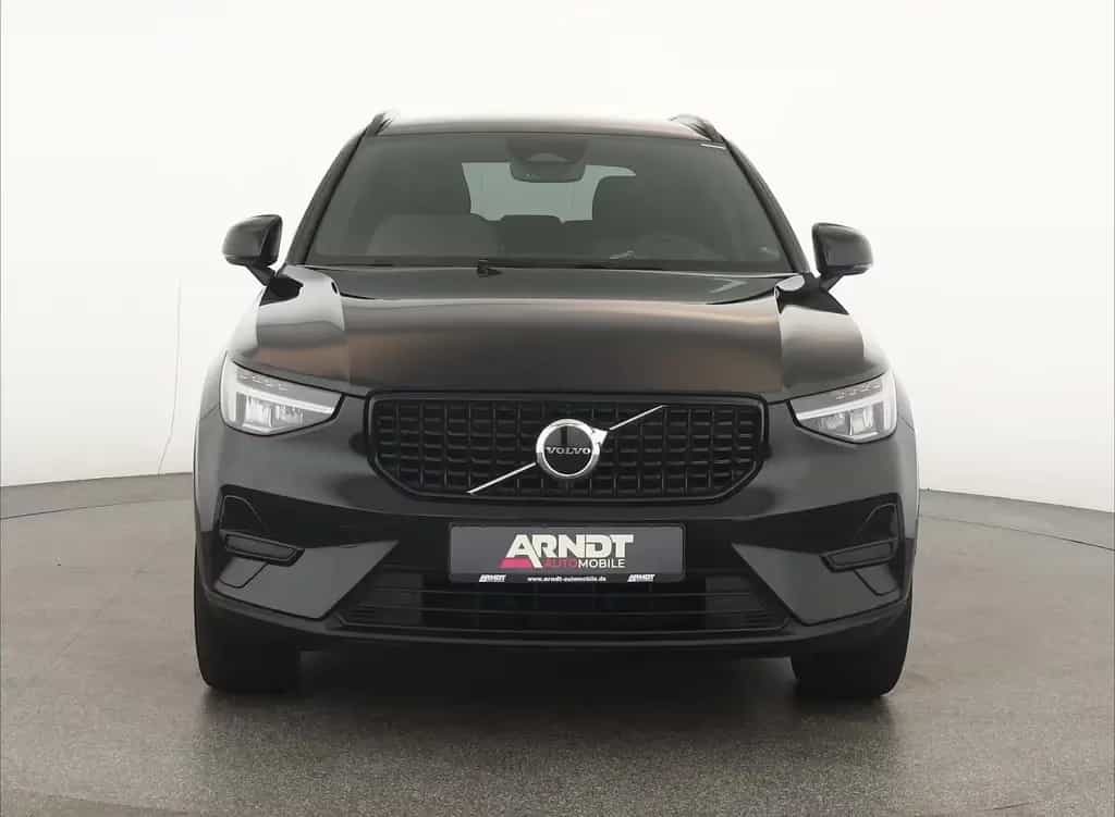 Volvo XC40 B4 Plus Dark LED Digi Navi HaKa ACC Kam 20" 06/2023-photo-2