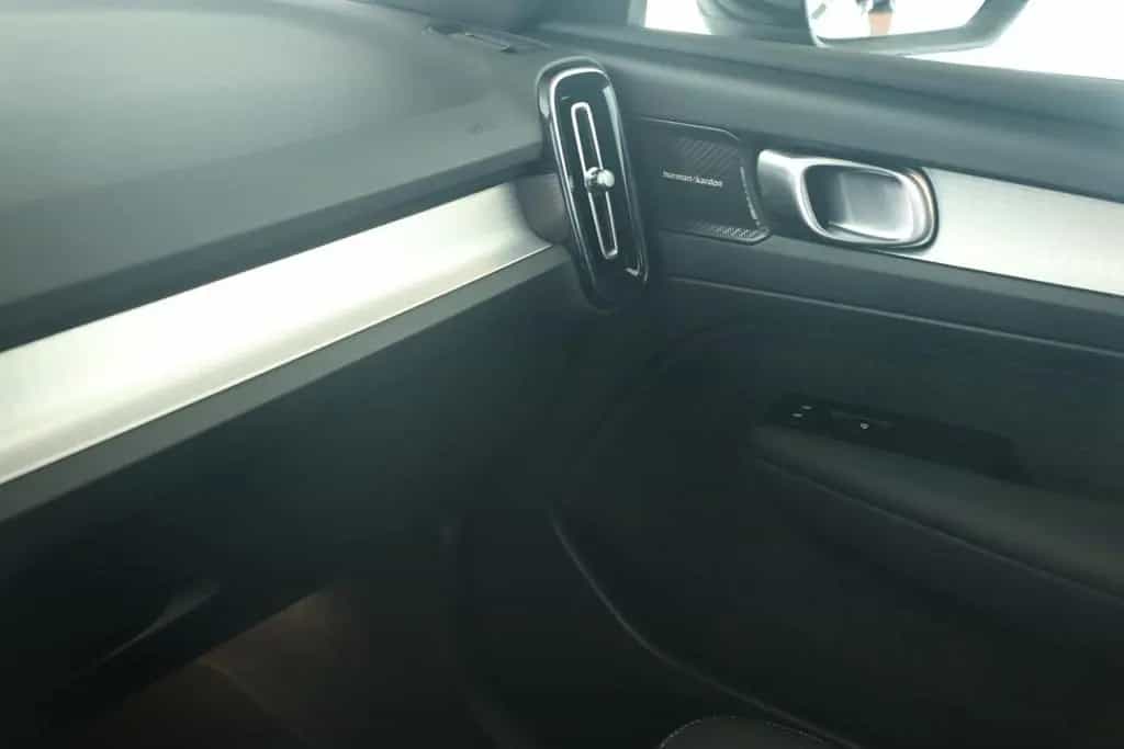 Volvo XC40 B4 Plus Dark LED Digi Navi HaKa ACC Kam 20" 06/2023-photo-22