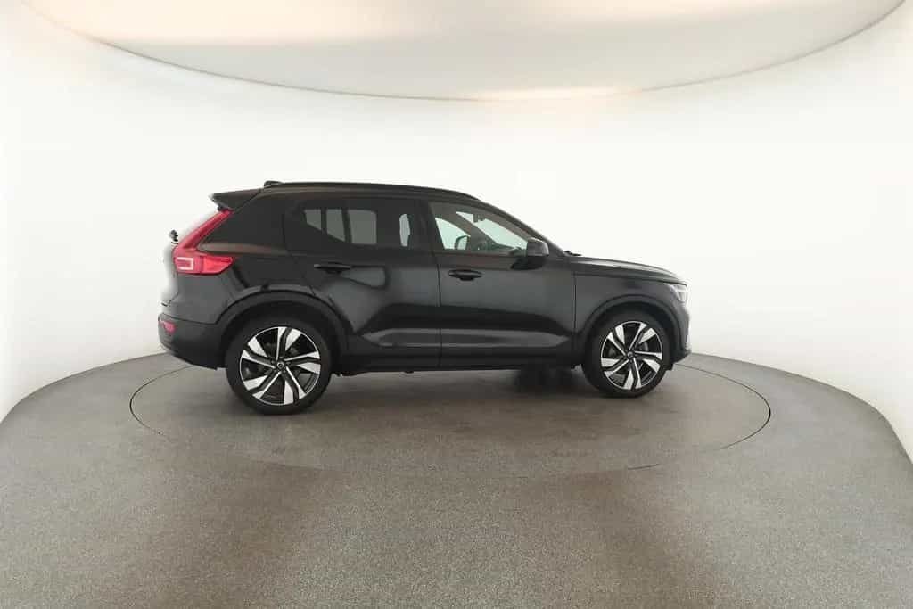 Volvo XC40 B4 Plus Dark LED Digi Navi HaKa ACC Kam 20" 06/2023-photo-24
