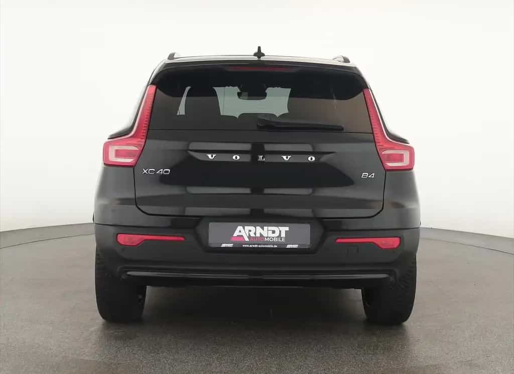 Volvo XC40 B4 Plus Dark LED Digi Navi HaKa ACC Kam 20" 06/2023-photo-3