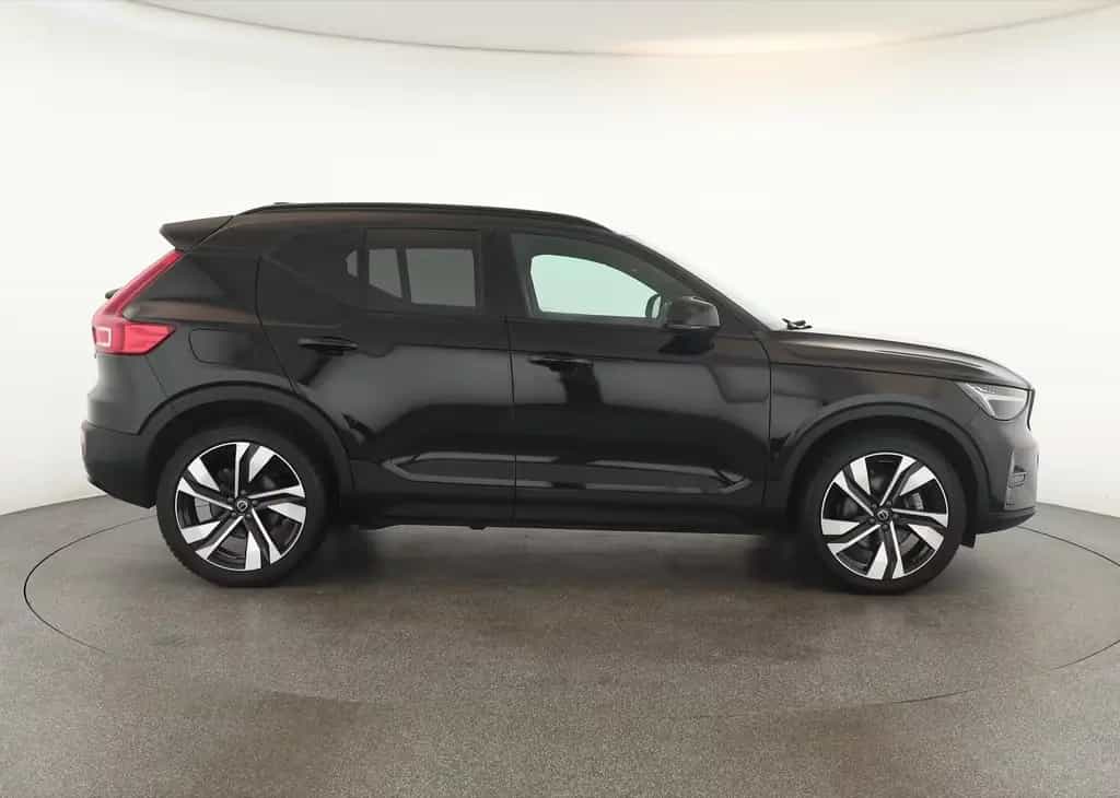 Volvo XC40 B4 Plus Dark LED Digi Navi HaKa ACC Kam 20" 06/2023-photo-5