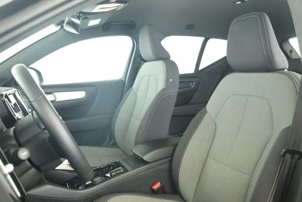 Volvo XC40 B4 Plus Dark LED Digi Navi HaKa ACC Kam 20" 06/2023-photo-8