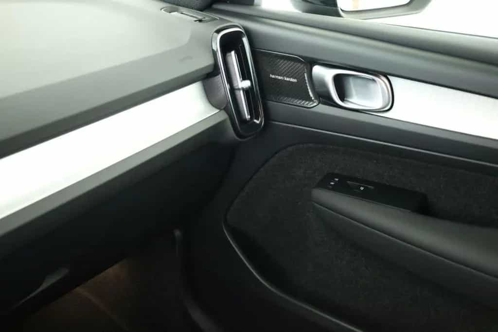 Volvo XC40 B4 Plus Dark LED Digi Navi HaKa ACC Kam 20" 07/2023-photo-19