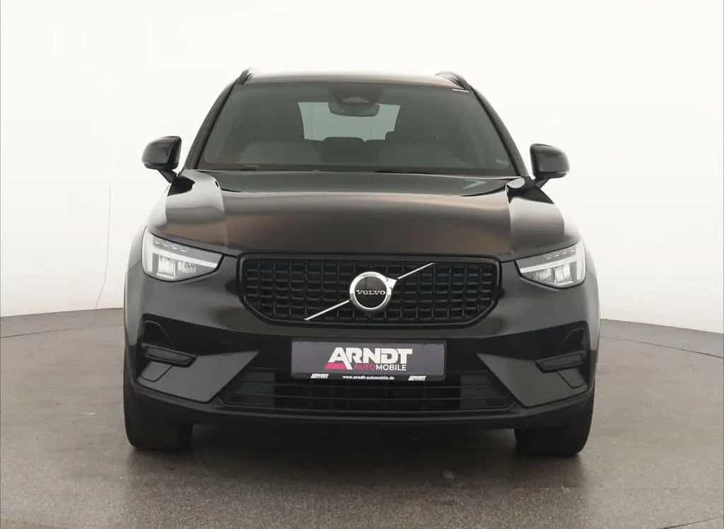 Volvo XC40 B4 Plus Dark LED Digi Navi HaKa ACC Kam 20" 07/2023-photo-2
