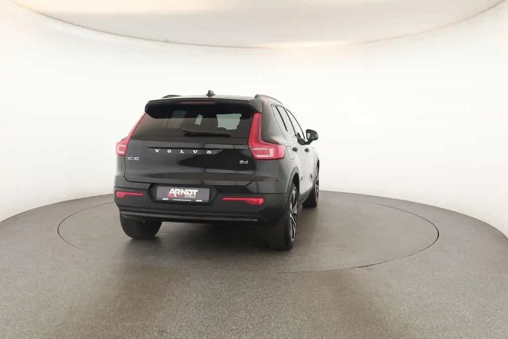 Volvo XC40 B4 Plus Dark LED Digi Navi HaKa ACC Kam 20" 07/2023-photo-24