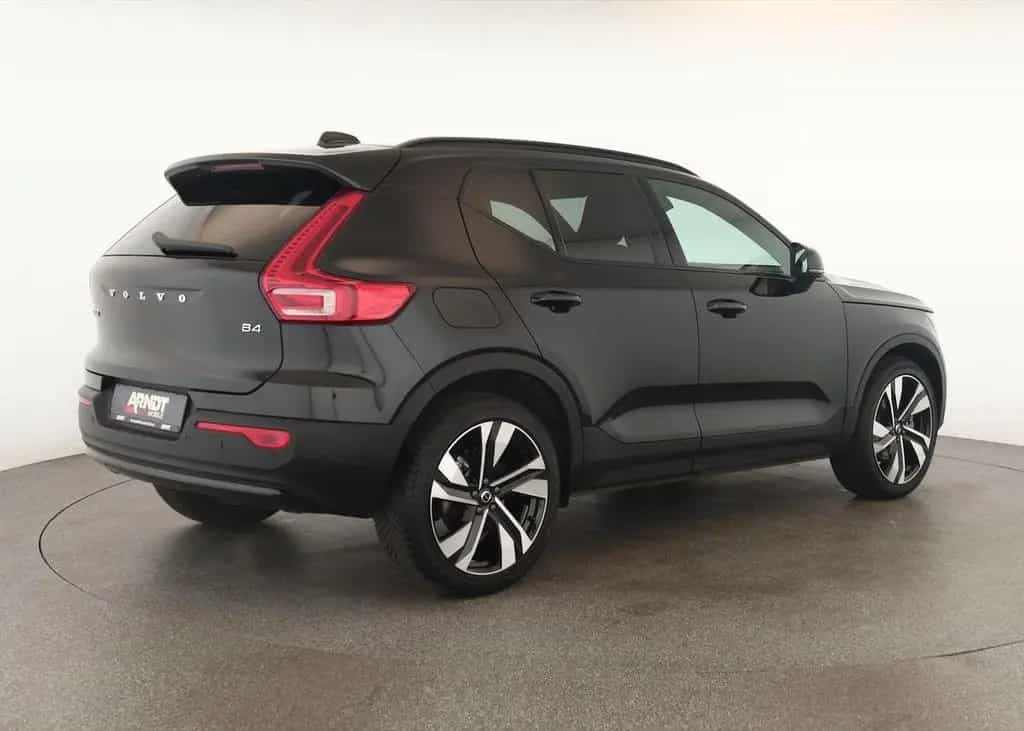 Volvo XC40 B4 Plus Dark LED Digi Navi HaKa ACC Kam 20" 07/2023-photo-4