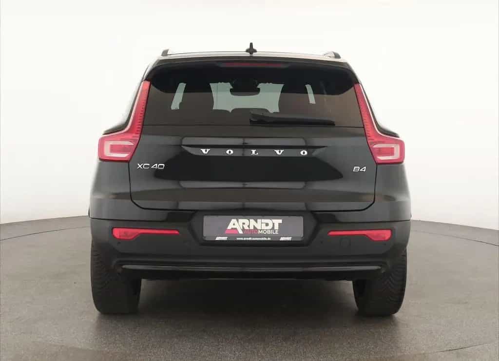 Volvo XC40 B4 Plus Dark LED Digi Navi HaKa ACC Kam 20" 07/2023-photo-5