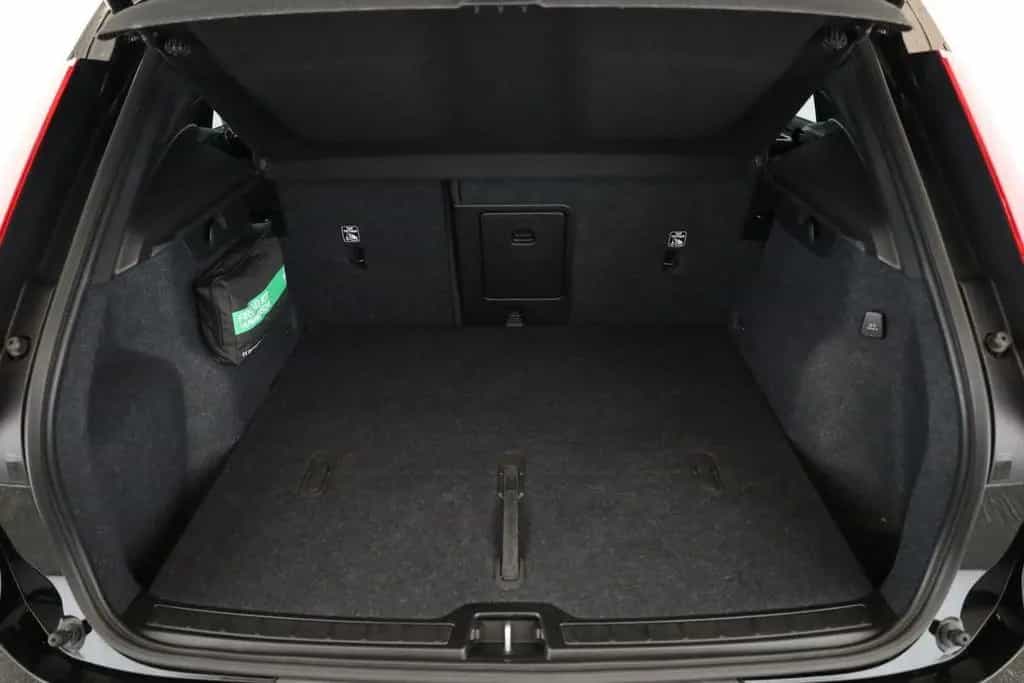 Volvo XC40 B4 Plus Dark LED Digi Navi HaKa ACC Kam 20" 07/2023-photo-8