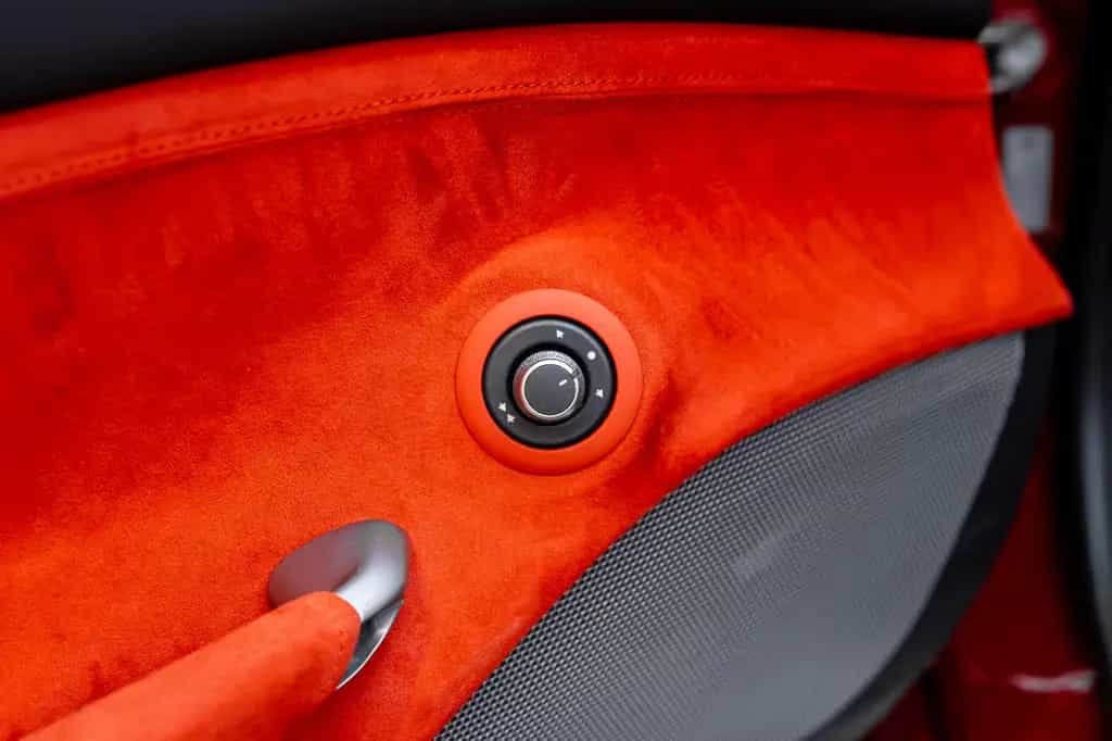 Ferrari 488 Spider NOVITEC*FACELIFT*LIFT*JBL*WARRANTY 01/2019-photo-20