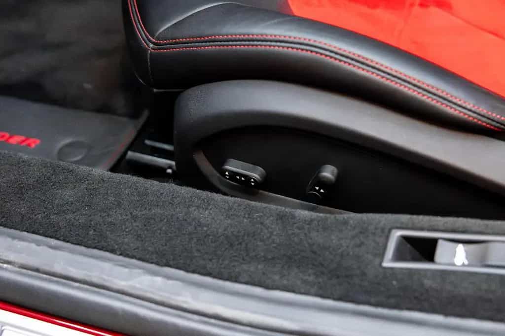 Ferrari 488 Spider NOVITEC*FACELIFT*LIFT*JBL*WARRANTY 01/2019-photo-21