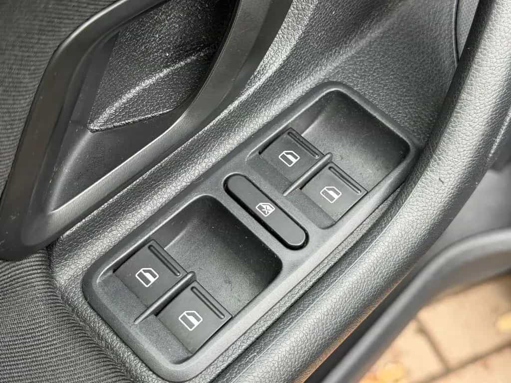 Skoda Fabia Best of Automatik *1.Hand* 01/2015-photo-13
