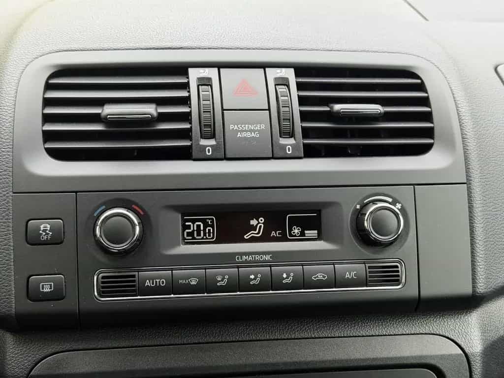 Skoda Fabia Best of Automatik *1.Hand* 01/2015-photo-19