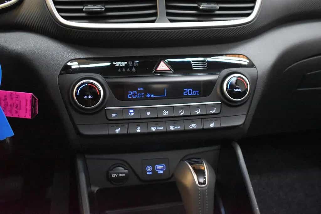 Hyundai TUCSON 1.6 Advantage Automatik+LED+SHZ+LHZ+Tempo 12/2019-photo-18