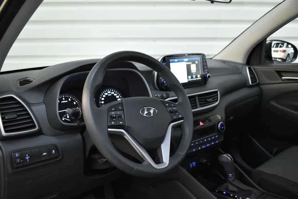 Hyundai TUCSON 1.6 Advantage Automatik+LED+SHZ+LHZ+Tempo 12/2019-photo-6