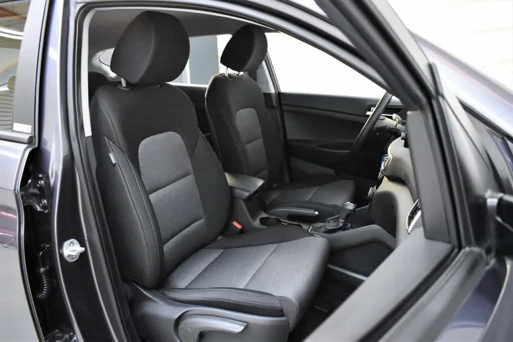 Hyundai TUCSON 1.6 Advantage Automatik+LED+SHZ+LHZ+Tempo 12/2019-photo-9